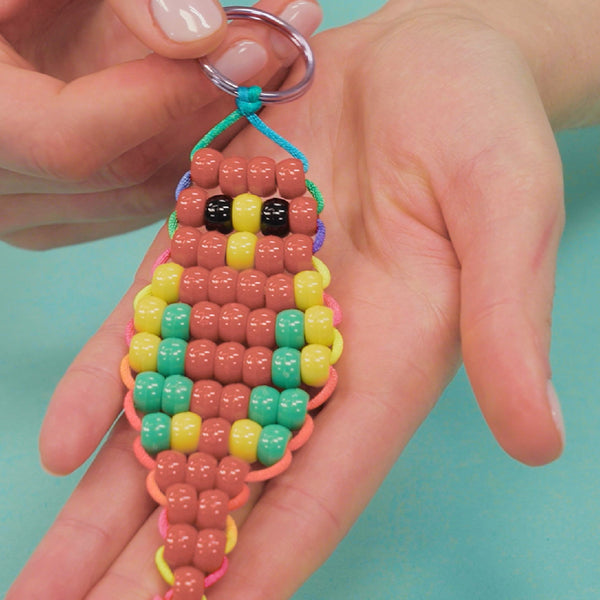 Perlentiere Bastelset mit Perlen für 9 Schlüsselanhänger Tiere – Produktvideo – Smowo